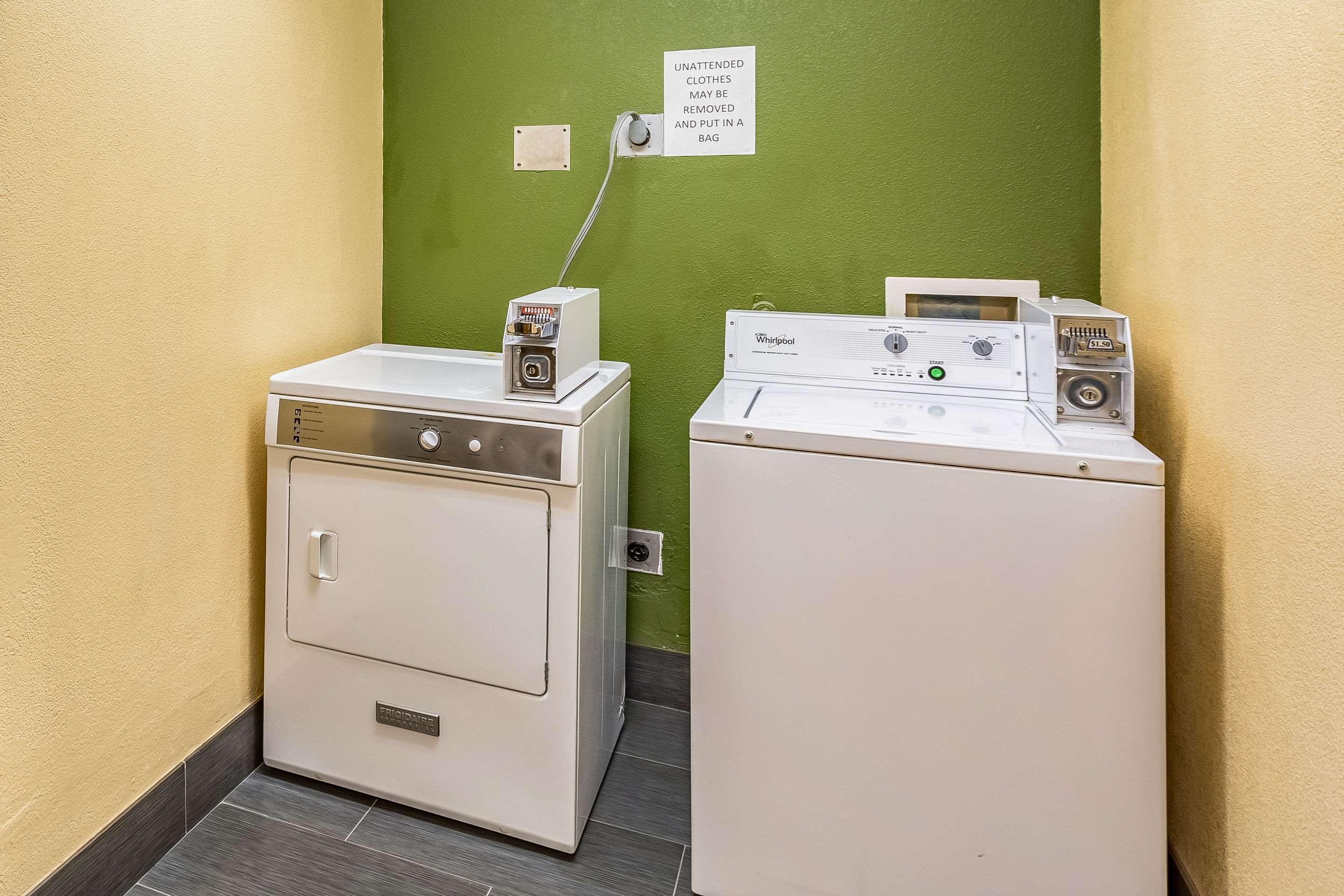 Quality Inn Los Lunas Buitenkant foto