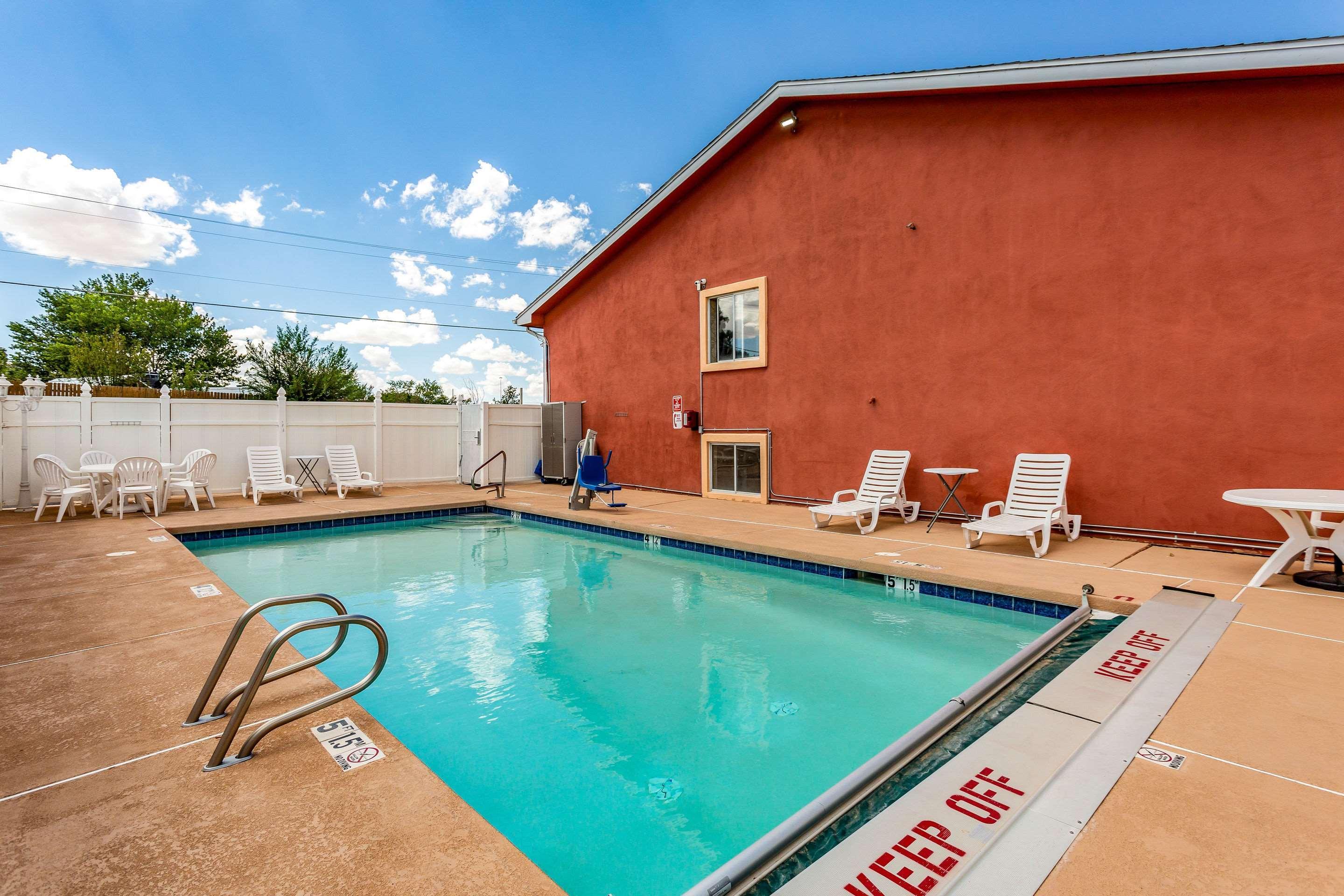 Quality Inn Los Lunas Buitenkant foto